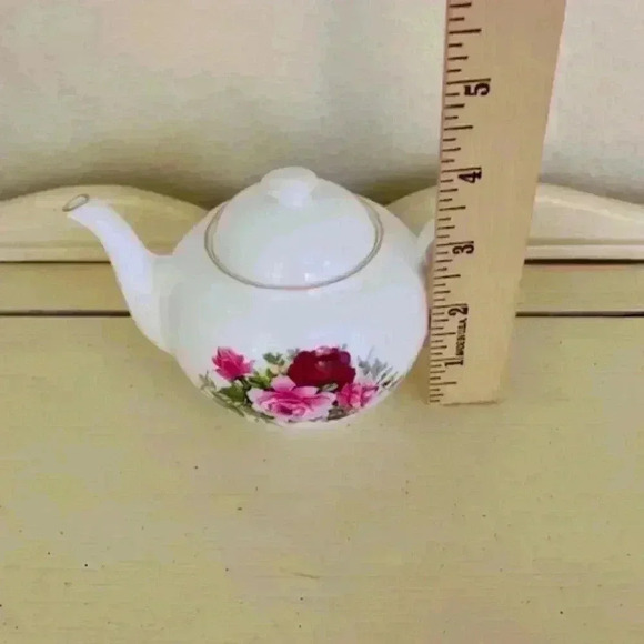 royale stratford floral small tea pot - Picture 7 of 7